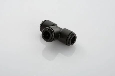 Електричний роз`єм 12х12х12 пластик PE PE AUTOMOTIVE 070.094-16A