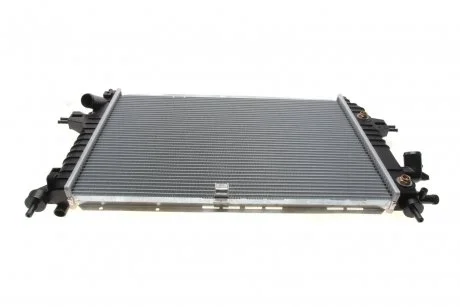 Радіатор охолодження Opel Zafira 05- NRF 53082