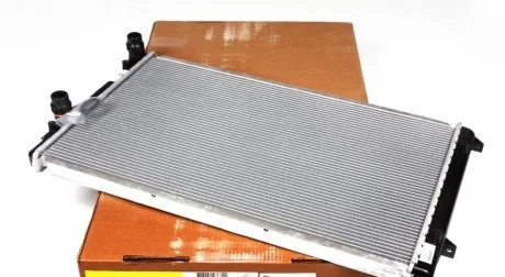 Радіатор охолодження VW Caddy III 1.9TDI BJB (+/- AC) (650x405x26) NRF 53406