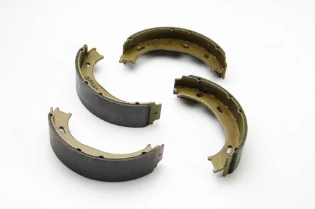 Комплект гальмівних колодок з 4 шт. барабанів FERODO FSB624