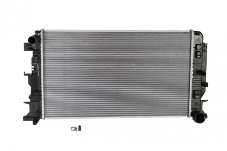 Радіатор системи охолодження NISSENS 67156A