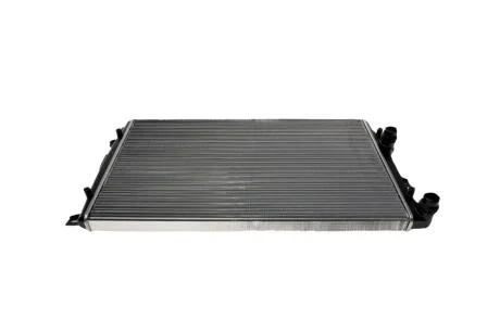 Радіатор охолодження VW Caddy/Golf/Passat/Audi A3/Seat Leon/Altea 1.2-2.0 03-(650x416x34) Valeo 732872