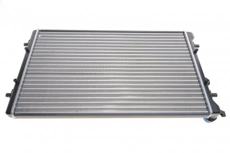 Радіатор охолодження Skoda Octavia/VW Golf IV 1.4-2.8/1.9TDI (Економ-клас) NRF 509529A