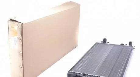 Радиатор охлаждения VW Passat 1.6-2.0/1.9TDI 90-97 NRF 58950