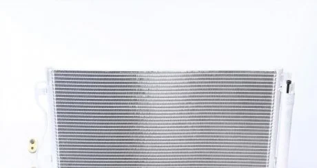 Радіатор кондиціонера BMW 1(F20)/2(F22)/3(F30)/4(F32) 10- NRF 35970