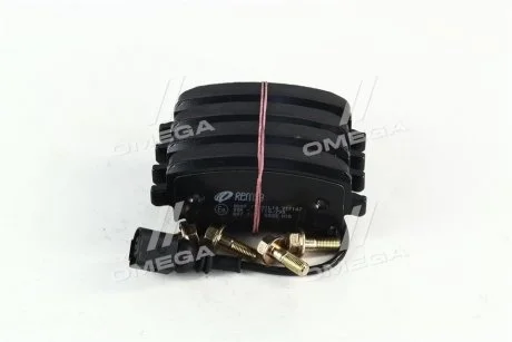 Гальмівні колодки дискові зад. (з датчиком) Audi A4, A6 2.0TDI-6.75V8R 08.99- VW Т5 REMSA 0897 11