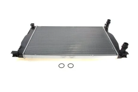 Радіатор охолодження Audi A4 1.6-2.0/1.9/2.0TDI 00-09/Seat Exeo 08-13 (економ клас) NRF 50539A
