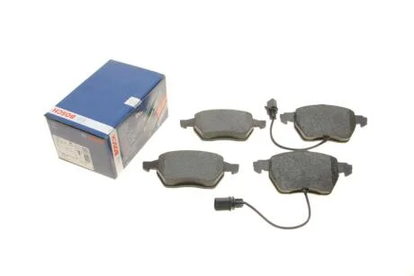 Колодки гальмівні (передні) Audi A4/A6/Skoda Superb/VW Passat 1.9TDI/2.5TDI 96- (з датчиками) BOSCH 0 986 495 241