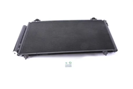 Радиатор кондиционера (с осушителем) Toyota Avensis 1.6-2.4 03- NRF 35592