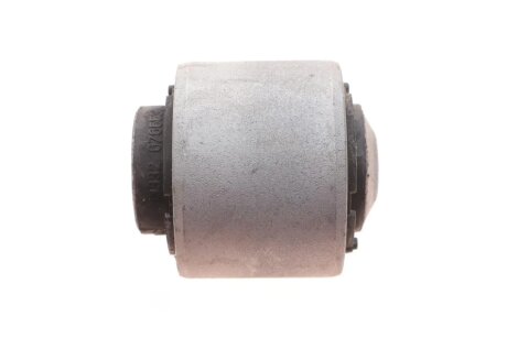 Сайлентблок важеля LM LEMFORDER 29821 01