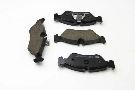 Комплект гальмівних колодок з 4 шт. дисків FERODO FVR1876