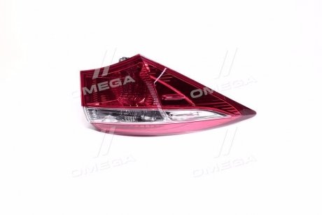 Ліхтар задній зовнішній лівий Toyota Corola (14-) TYC 11-C576-05-2B