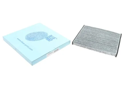 Фільтр салону Toyota Corolla/IST/Wish 00- (вугільний) BLUE PRINT ADT32535