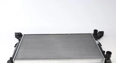 Радиатор охлаждения VW LT 2.5-2.8TDI 96- Valeo 731605