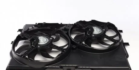 Вентилятор радіатора Fiat Ducato 2.0-3.0D 06- (з дифузором) NRF 47865