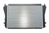 Радіатор інтеркулера VW Caddy III/IV 1.6/2.0 TDI 10- MAHLE / KNECHT CI 207 000P (фото 4)
