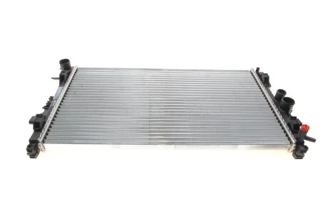 Радіатор охолодження MB Vito (W639) 03- (-/+AC) MAHLE / KNECHT CR 608 000P