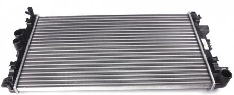 Радиатор охлаждения MB Vito (W639) 03-(-/+AC) AUTOTECHTEILE 100 5038