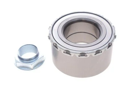 Підшипник маточини (задньої) MB Vito/Viano 03- SNR NTN R141.46