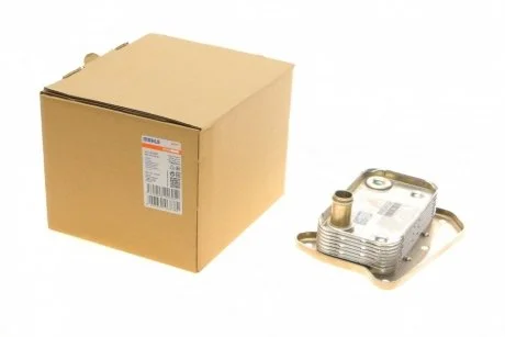 Радіатор масляний MB C-class (W202)/E-class (W210) 2.1/2.2CDI 97-02 (теплообмінник) MAHLE / KNECHT CLC 38 000P