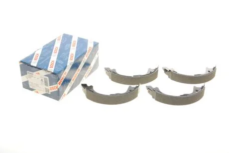 Колодки тормозные (задние) Hyundai i30/ix35/Kia Cee'd/PRO 1.4-2.0 06- (барабани) (167x27) BOSCH 0 986 487 777