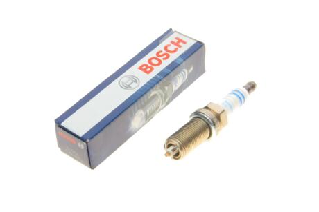 Свічка запалювання Volvo C30/C70/S40/V50 2.4 06-12 BOSCH 0 242 240 635