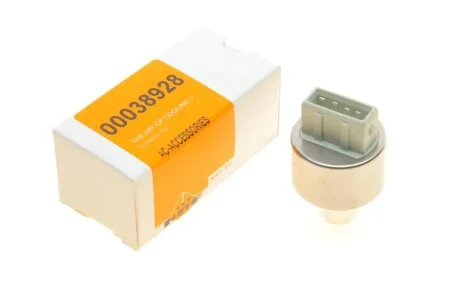 Датчик тиску кондиціонера Opel Astra F/Omega B/Vectra B 1.6-2.6 94-03 NRF 38928