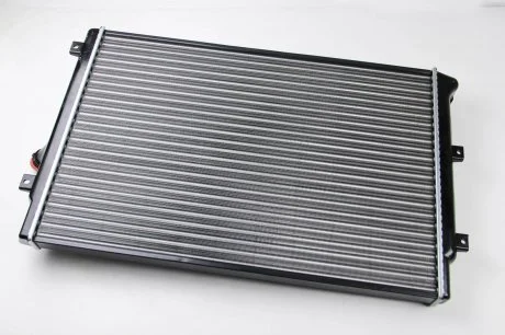 Радіатор THERMOTEC D7W035TT