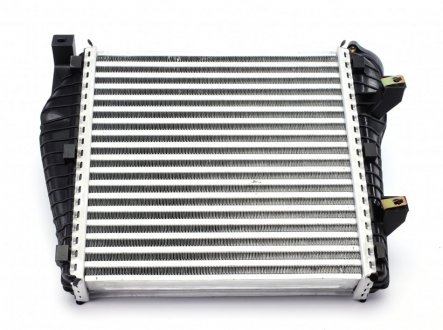 Радиатор интеркулера Audi Q7/VW Touareg 3.0/4.1 03-(L) NRF 30178 (фото 1)