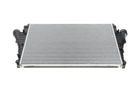 Радіатор інтеркулера Opel Vectra C/Signum 1.9CDTI 04-08 NRF 30475