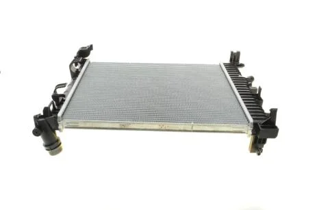 Радіатор охолодження Opel Meriva B 1.4 10-17 NRF 58473
