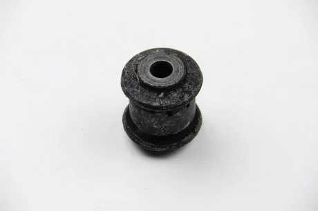 Сайлентблок переднього важеля VAG 1K0407182