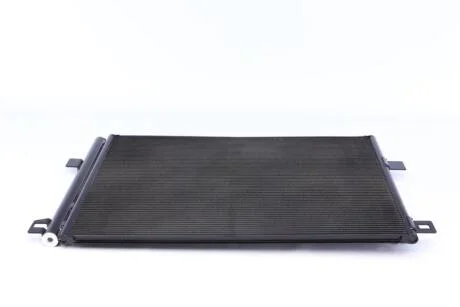 Радіатор кондиціонера VW Amarok 2.0TSI/2.0TDI/3.0TDI 10- MAHLE / KNECHT AC 885 000S