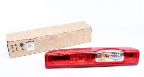 Ліхтар задній Trafic/Vivaro 06- ПР. RENAULT 8200415251