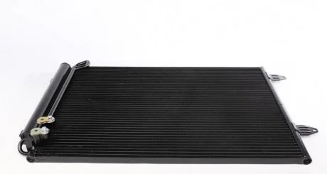 Радіатор кондиціонера VW Passat 05-14/CC 2.0TDI 11-16 (439x577x16) MAHLE / KNECHT AC 666 000S