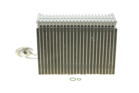 Радиатор кондиционера Audi A4/VW Passat 1.6-2.8 94-05 NRF 36077