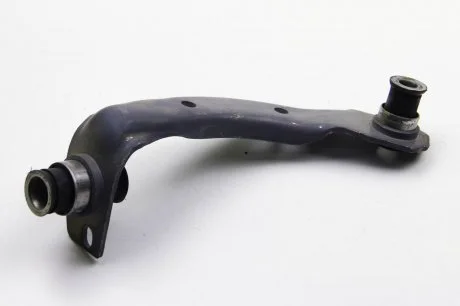 Кронштейн підвіски передньої балки (правий) RENAULT 8200197452