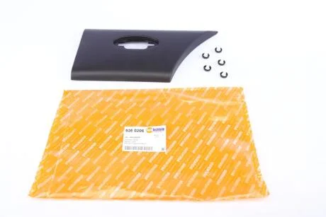 Молдинг кузова (задній/R) Renault Master / Opel Movano 10- (за аркой) AUTOTECHTEILE 505 0206