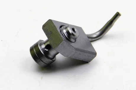 Форсунка змащування поршня g9u RENAULT 8200421265