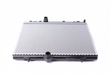 Радиатор охлаждения Citroen Picasso/Peugeot 3008/5008 1.2-1.6 12- NRF 59320
