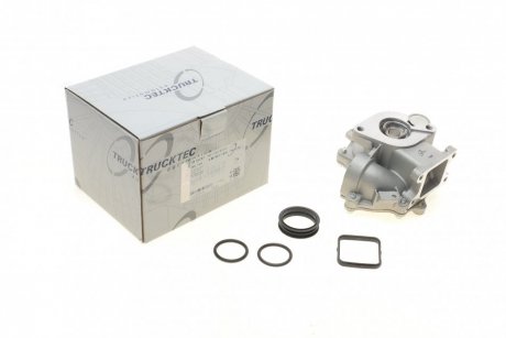 Насос воды BMW 1 (E81/E87)/3 (E46/E90)/5 (E60)/X1 (E84)/X3 (E83)/Z4 (E85) 1.6/1.8/2.0 00-15 TRUCKTEC 08.19.061