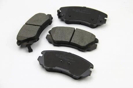 Гальмівні колодки пер. Hyundai Tucson 04-10/Kia Sportage 04- (mando) з датчиком Bremsi BP3146