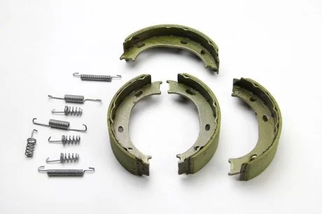 Колодки ручного гальма Sprinter 208-316/LT 35 96-06 (з пружинками) Bremsi GF0306-1