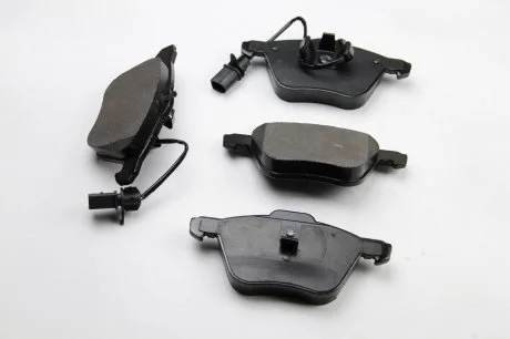 Гальмівні колодки пер. T4 1.9/2.4/2.5 D/TDI -03 (R16) (з датчиком) Bremsi BP3076