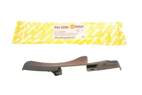 Накладка скла лобового Renault Duster 10-17 (R) AUTOTECHTEILE 505 0299 (фото 1)