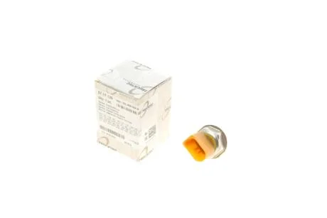 Датчик давления топлива VW Caddy III 1.6/2.0 TDI 10-/VW T5/Crafter 2.0 TDI 09- TRUCKTEC 07.17.129