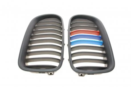 Решетка радиатора BMW 5 (F10) 10-17 (Черный матовый) (M-Technic) (к-кт) AUTOTECHTEILE 706 5131