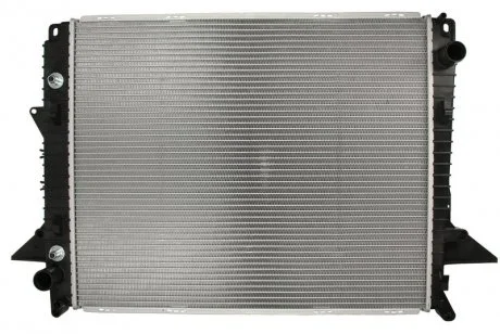 LAND ROVER Радіатор охолодження двиг. Discovery III,IV, Range Rover Sport 2.7TD 04- NISSENS 64321A