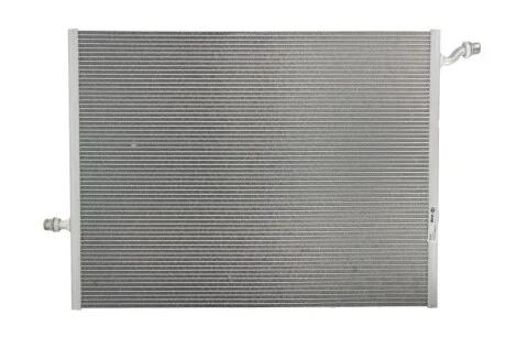 Радіатор охолодження двигуна NISSENS 606497