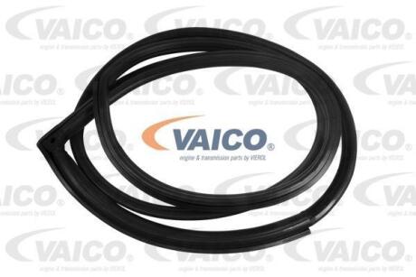 Ущільнення дверей передн Прав MERCEDES E T-MODEL (S210), E (W210) 06.95-03.02 VAICO V301569